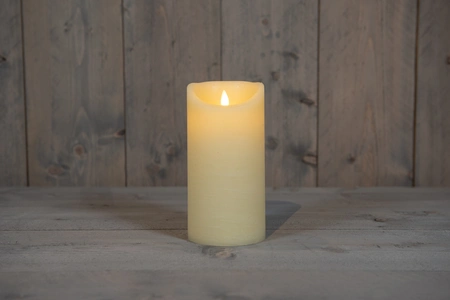 Anna's Collection LED-kaars rustiek met bewegende vlam ivoor - H 20 x D 10 cm - afbeelding 2