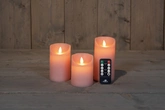 Anna's Collection LED-stompkaarsen rustiek met bewegende vlam roze - set van 3 - H 10/12,5/15 x D 7,5 cm - afbeelding 3