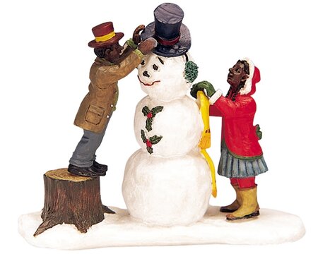 Dressing Mr. Snowman - Lemax kerstfiguren